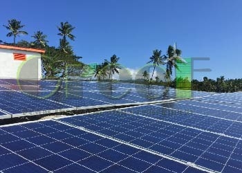 Ground Mounting Off Grid Solar System 48-240V Uitgangsspanning 50Hz/60Hz Uitgangsfrequentie