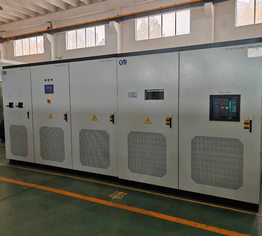 Krachtige on-grid omvormer met ingangsspanning 50-500V en uitgangsspanning 110-220-380-415-440