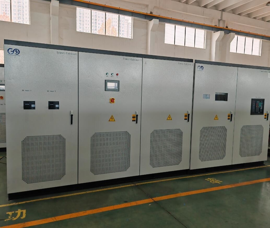 Krachtige on-grid omvormer met ingangsspanning 50-500V en uitgangsspanning 110-220-380-415-440